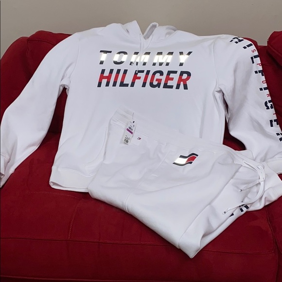 tommy hilfiger mens jogging suits
